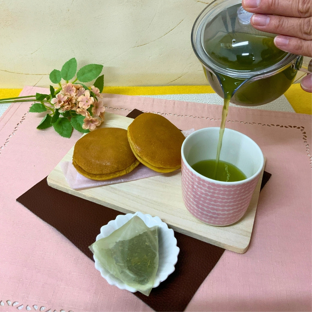 期間限定10月15日～21日のお渡しor配送となります。 創業祭限定商品「どらやきと緑茶のくつろぎセット」 ※メール便不可