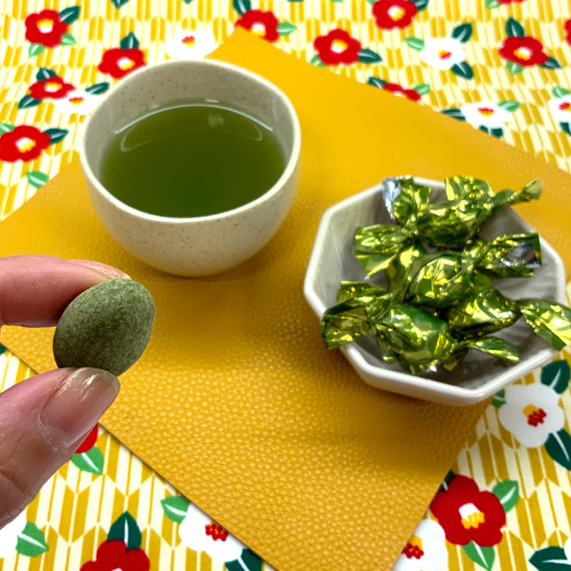 深蒸し煎茶「ひととき」 ・炒りたてほうじ茶「こんがり」・「抹茶アーモンドチョコ」セット