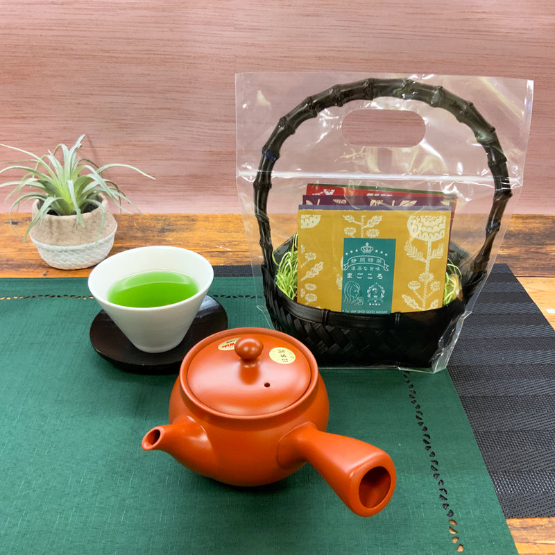 おすすめ！送料込特別価格】「５種の日本茶飲みくらべ　春芳茶園WEB　常滑焼朱泥帯アミ急須セット」　–