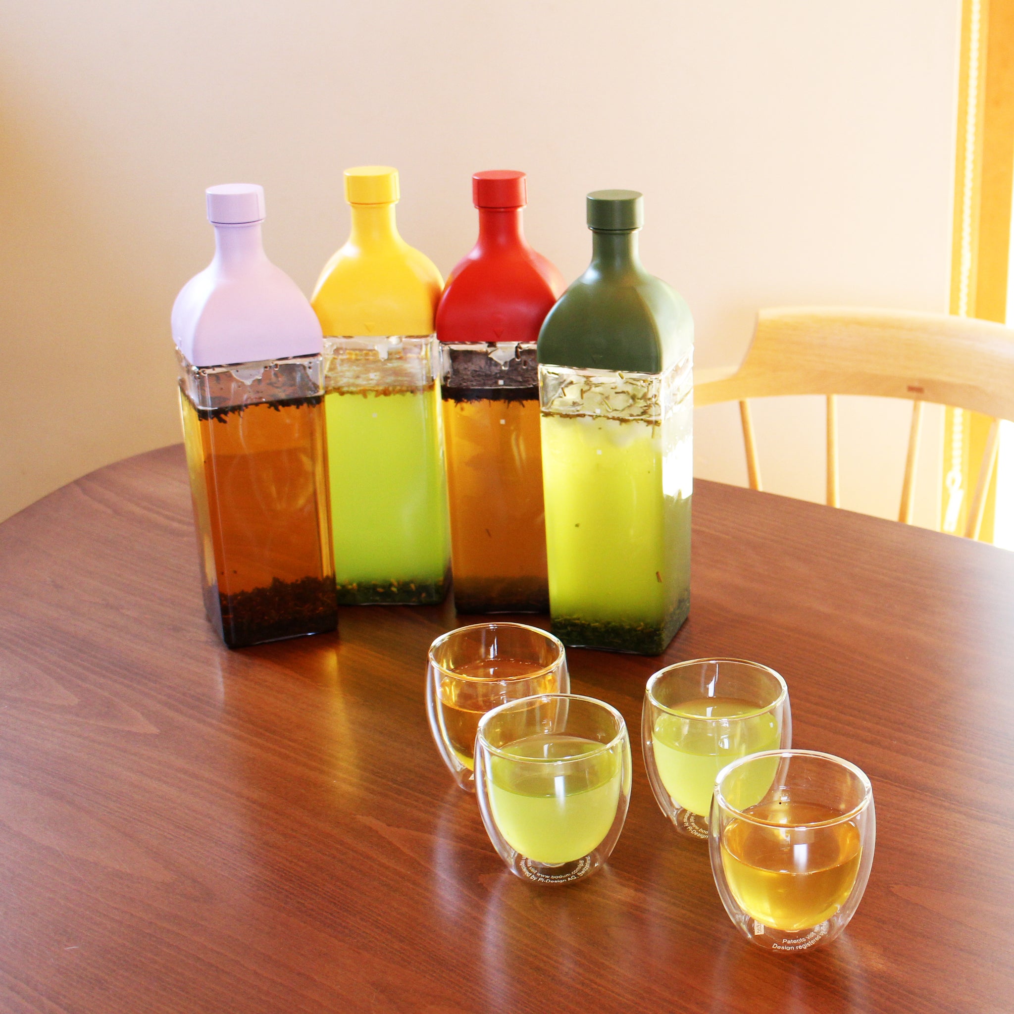 ハリオ製　限定カラー　フィルターインカークボトル